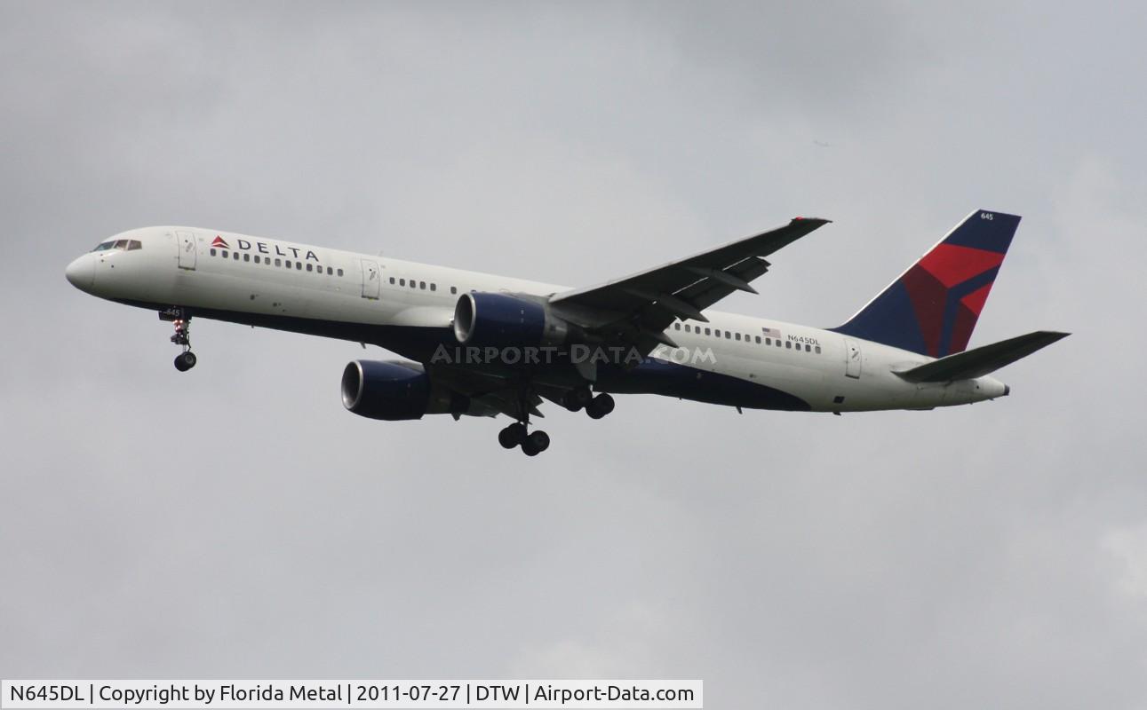 N645DL, 1989 Boeing 757-232 C/N 24216, Delta 757