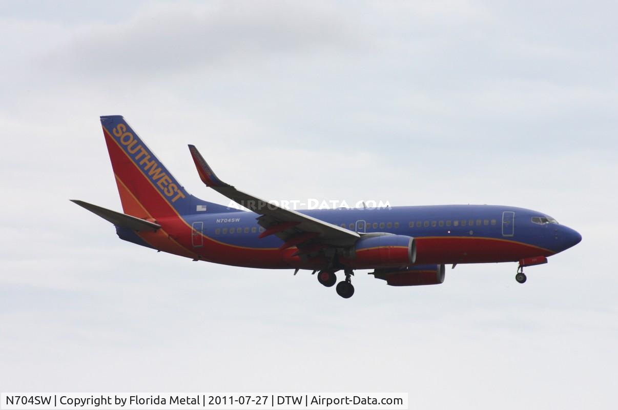 N704SW, 1998 Boeing 737-7H4 C/N 27838, Southwest 737