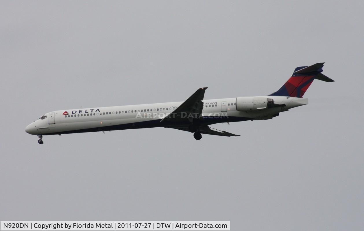 N920DN, 1997 McDonnell Douglas MD-90-30 C/N 53582, Delta MD-90