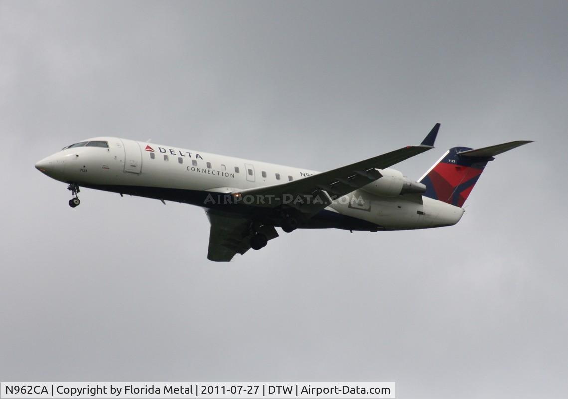 N962CA, 1996 Canadair CRJ-100ER (CL-600-2B19) C/N 7123, Comair CRJ