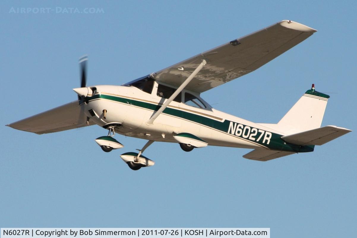 N6027R, 1965 Cessna 172G C/N 17253696, Departing Airventure 2011.