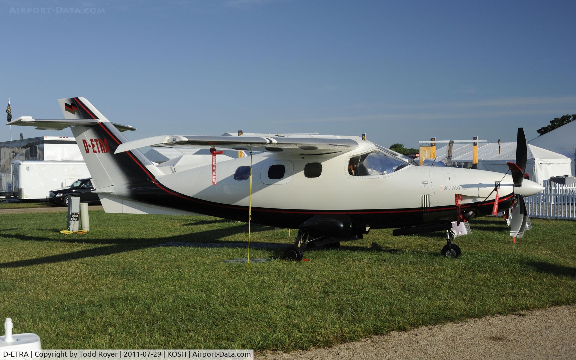 D-ETRA, Extra EA-500 C/N 002, AIRVENTURE 2011