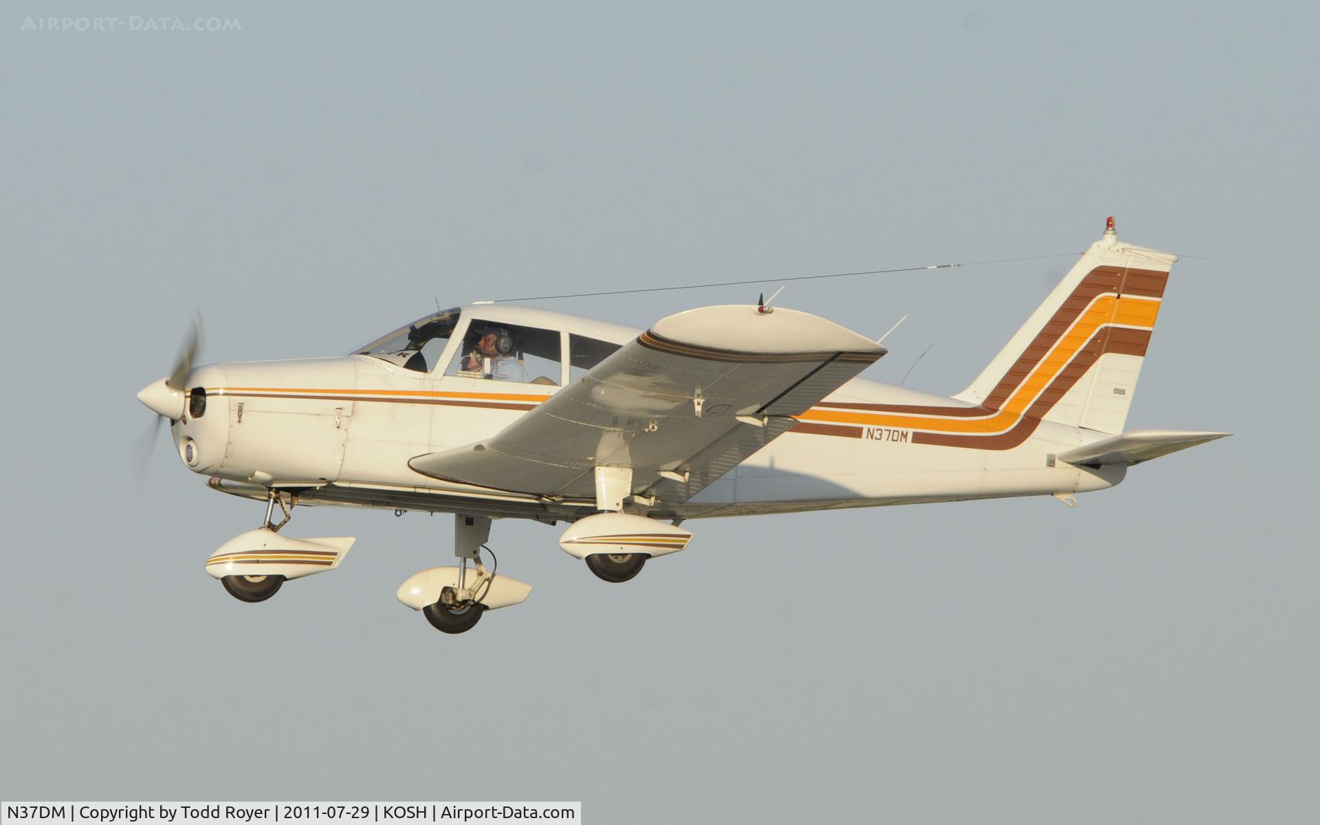 N37DM, 1968 Piper PA-28-140 Cherokee C/N 28-25245, AIRVENTURE 2011