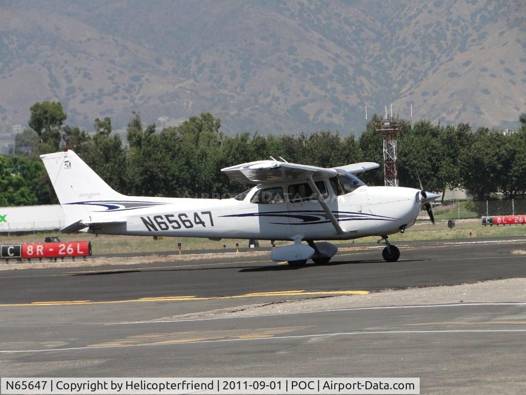 N65647, 2005 Cessna 172S C/N 172S9778, Taxiing back to 26L for take off