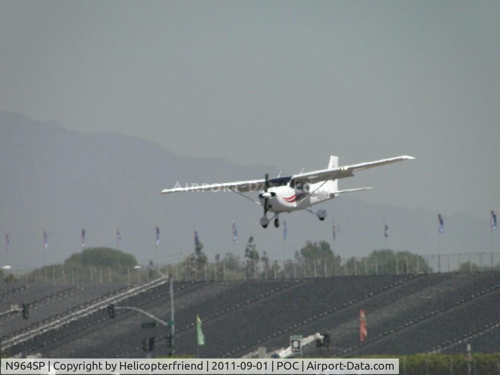 N964SP, 1999 Cessna 172S C/N 172S8176, On final in gusty winds for runway 26L