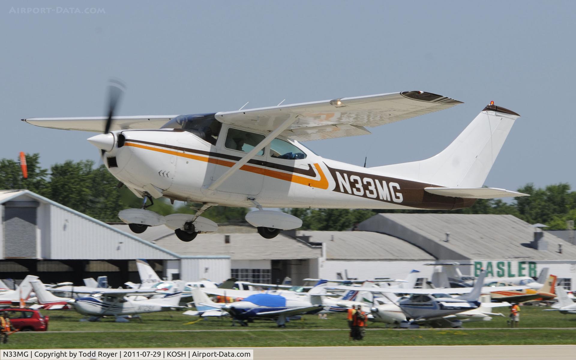 N33MG, 1969 Cessna 182M Skylane C/N 18259660, AIRVENTURE 2011