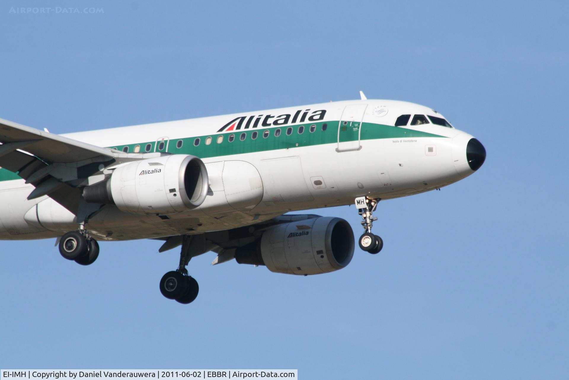 EI-IMH, 2003 Airbus A319-112 C/N 2101, Arrival of flight AZ148 to RWY 02