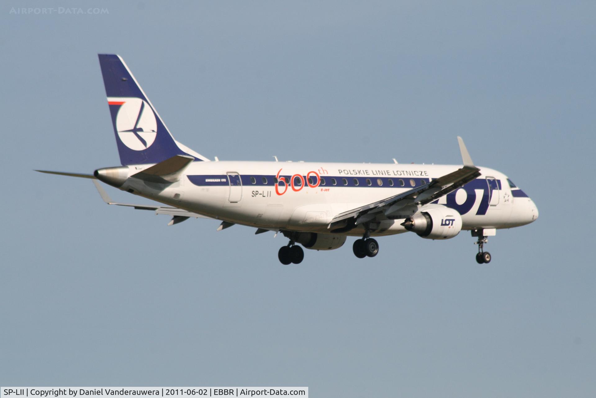 SP-LII, 2009 Embraer 175LR (ERJ-170-200LR) C/N 17000290, Flight LO235 is descending to RWY 02