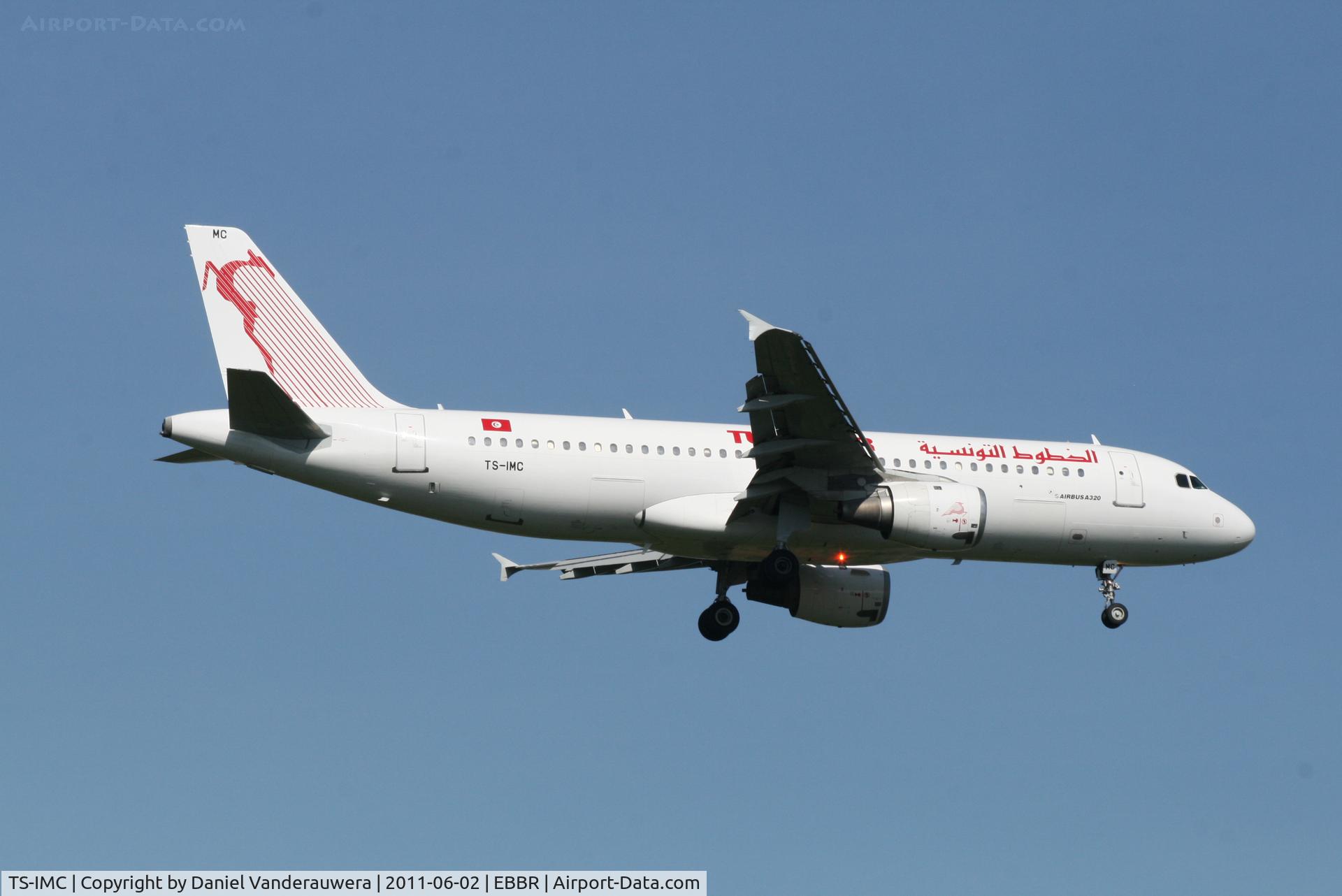TS-IMC, 1990 Airbus A320-211 C/N 0124, Arrival of flight TU788 to RWY 02