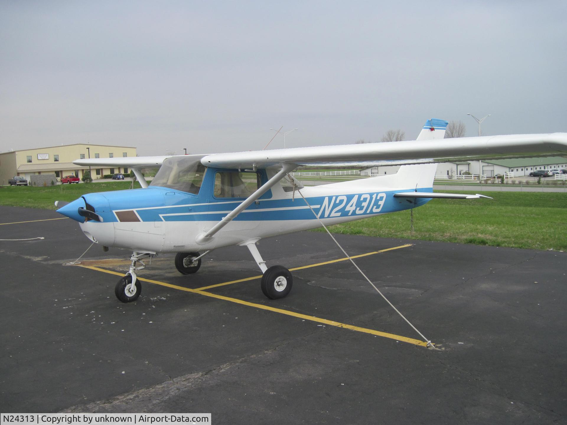 N24313, 1977 Cessna 152 C/N 15280210, internet photo