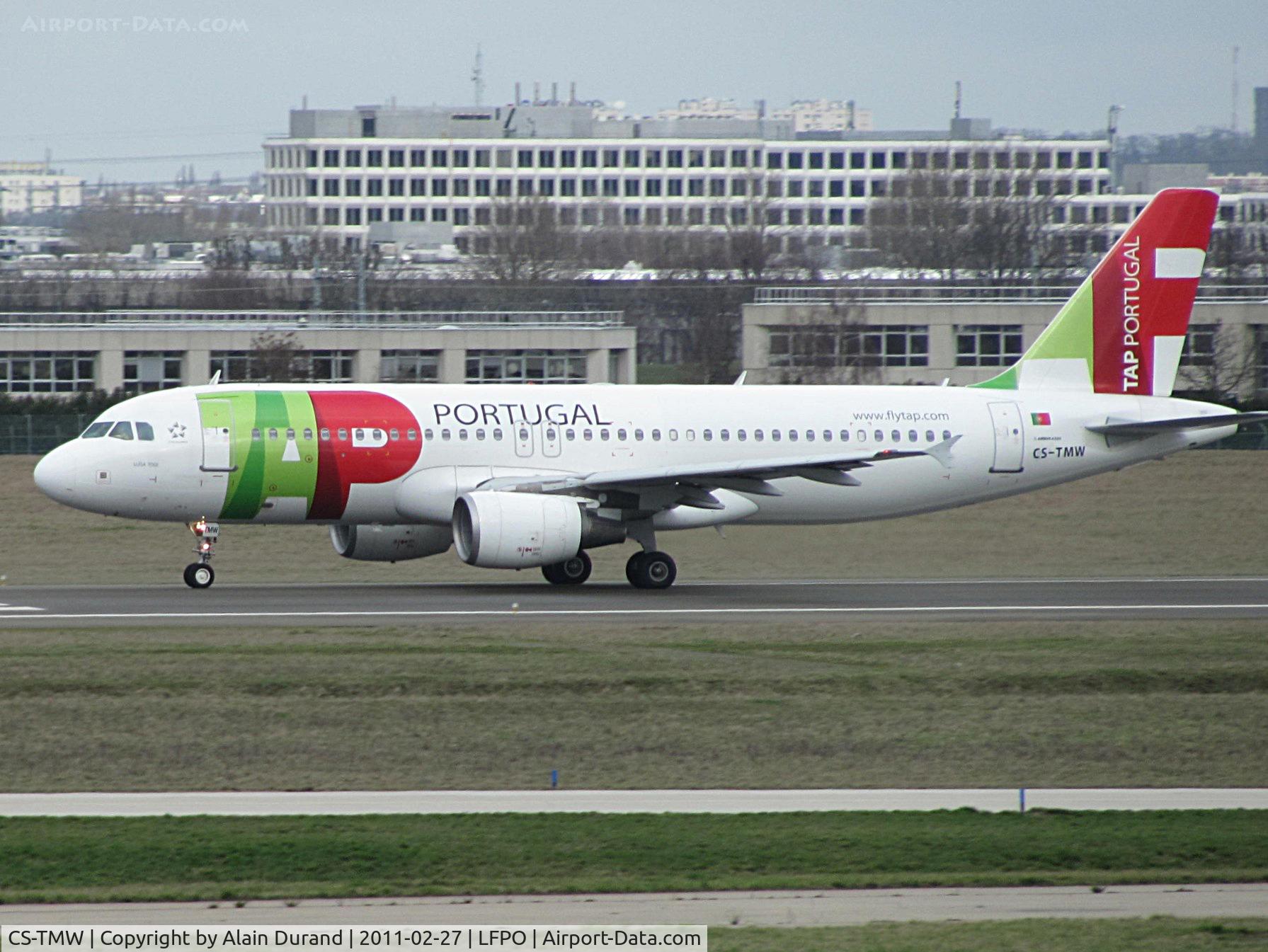 CS-TMW, 2001 Airbus A320-214 C/N 1667, Named Luisa Todi, on lease from GATX, Mike-Whisky was close to V1 when captured
