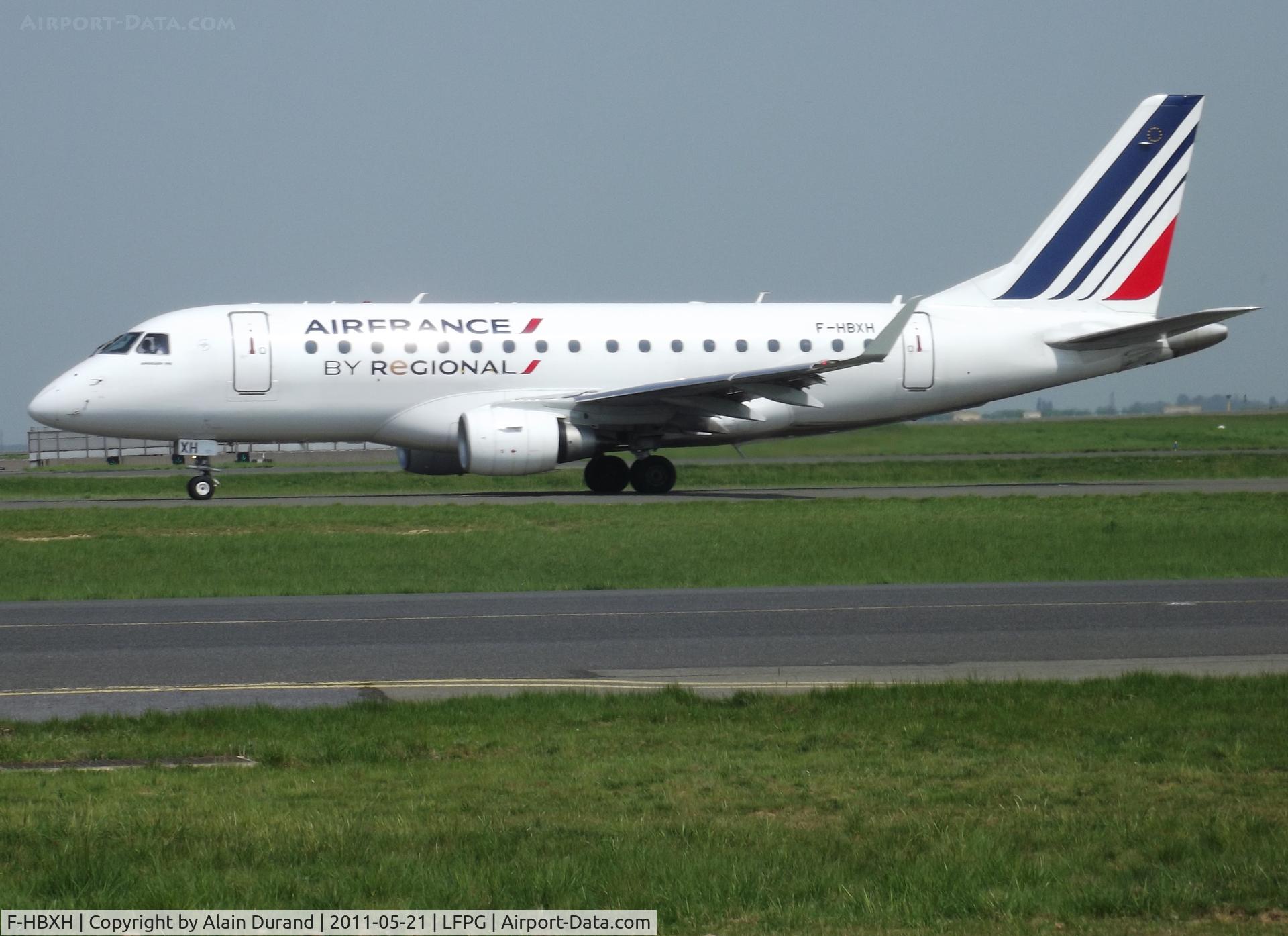 F-HBXH, 2010 Embraer 170ST (ERJ-170-100ST) C/N 17000307, Slowly but surely, the revised livery covers up everything, including the franchisees