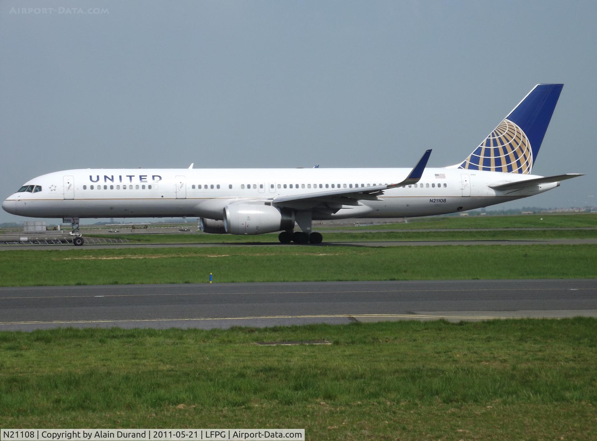 N21108, 1994 Boeing 757-224 C/N 27298, Leased from FSBU since day 1, N21108 debuted with CO and had her winglets added in June 2006. Her cabin configuration is a dual C16Y159 layout