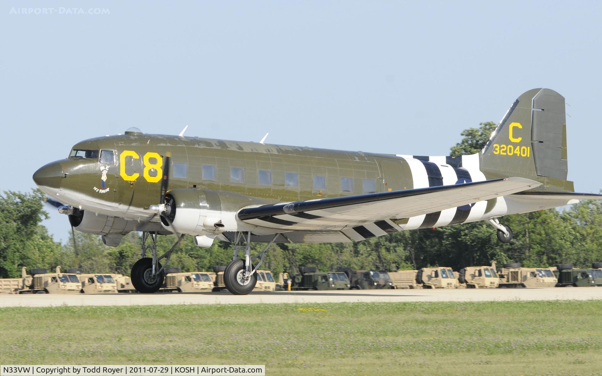 N33VW, 1943 Douglas DC3C-S1C3G (C-47A) C/N 20401, AIRVENTURE 2011