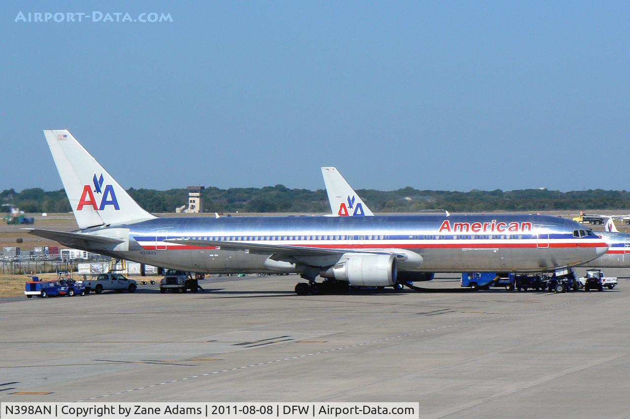 N398AN, 1999 Boeing 767-323ER C/N 29605, On the west side terminal ramp at DFW airport