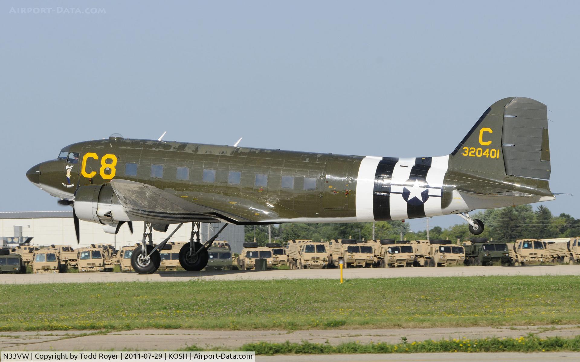 N33VW, 1943 Douglas DC3C-S1C3G (C-47A) C/N 20401, AIRVENTURE 2011