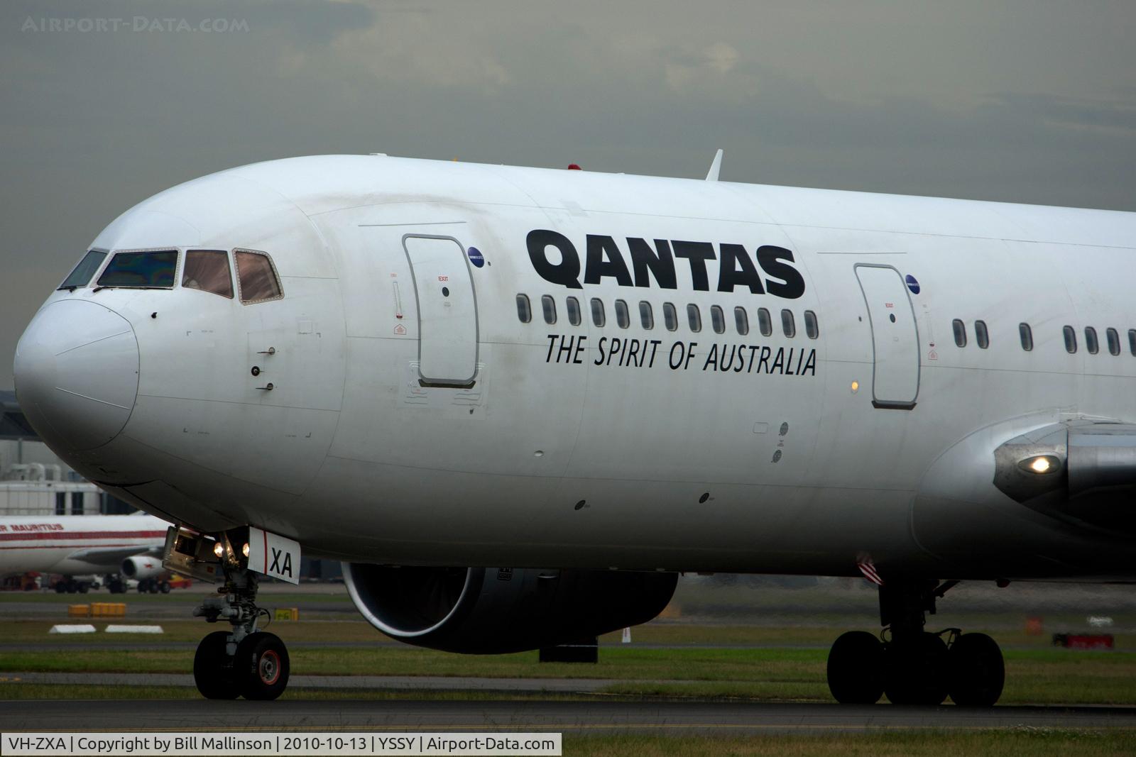VH-ZXA, 1990 Boeing 767-336 C/N 24337, internal longerhaul workhorse