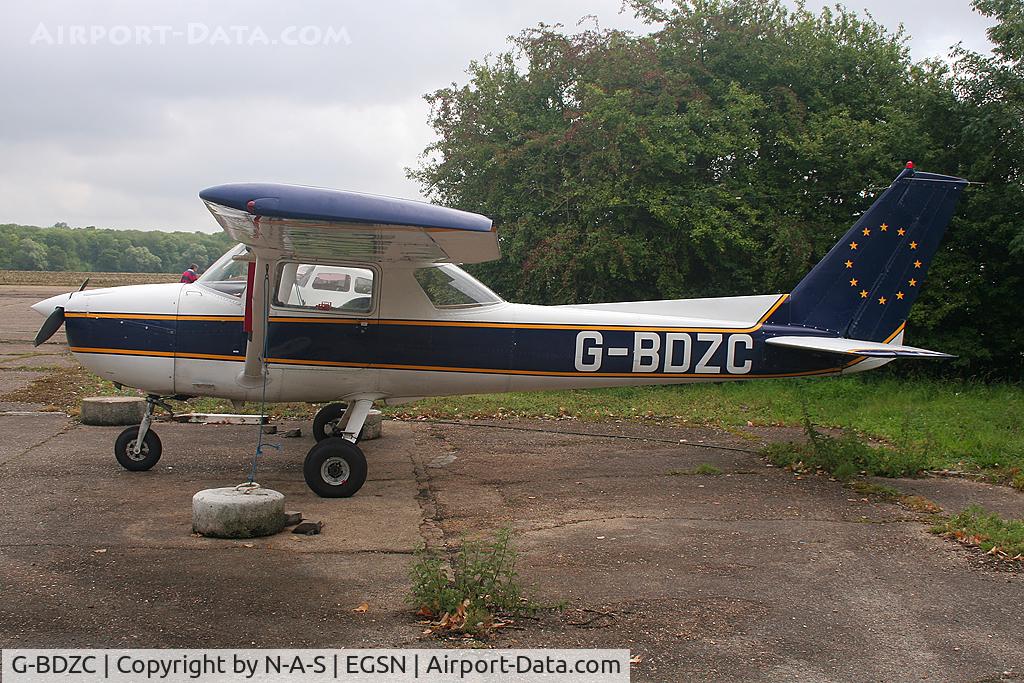 G-BDZC, 1976 Reims F150M C/N 1316, Parked