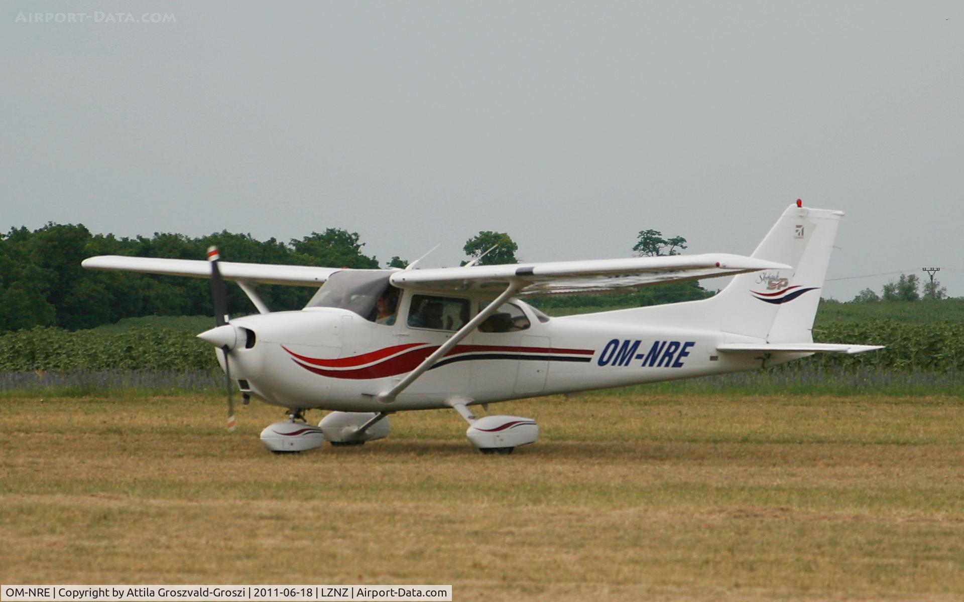 OM-NRE, 1999 Cessna 172S C/N 172S8317, Nové Zámky Airport - Slovakia (Slovak Republik) SK