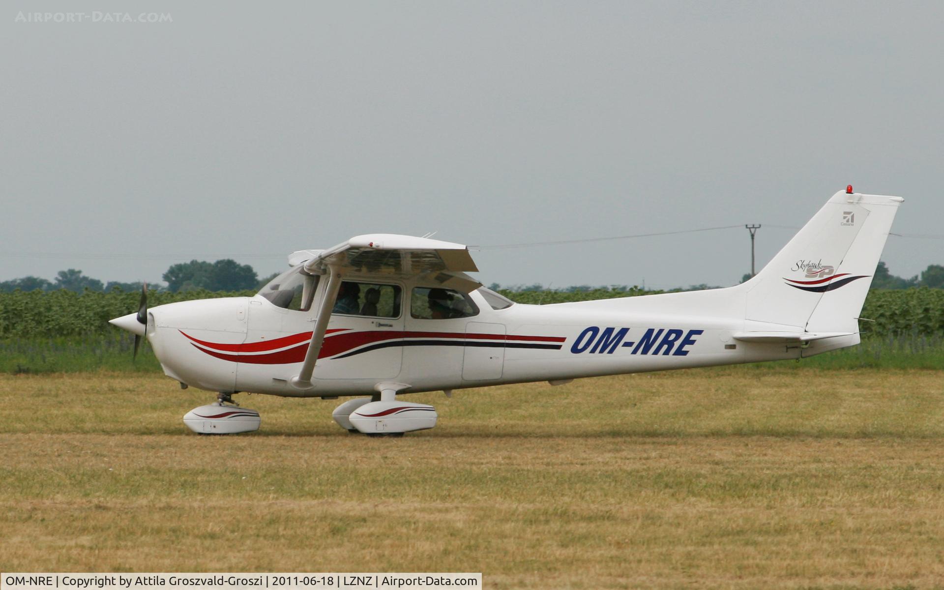 OM-NRE, 1999 Cessna 172S C/N 172S8317, Nové Zámky Airport - Slovakia (Slovak Republik) SK