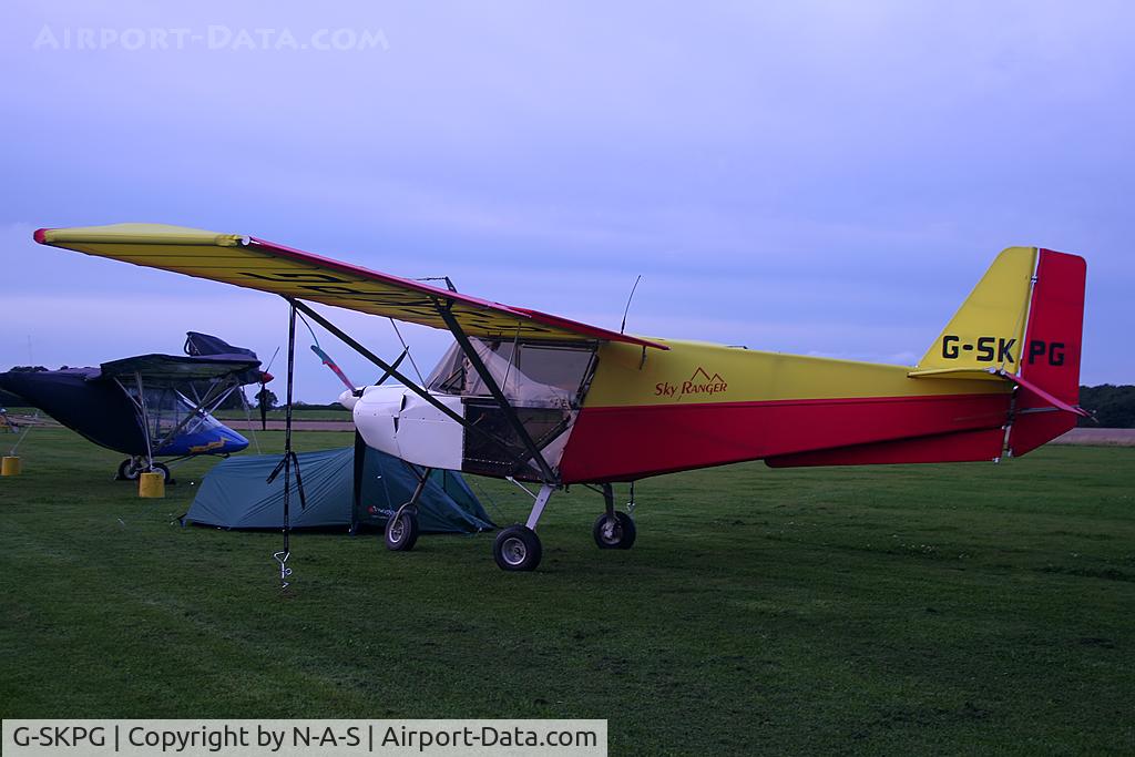 G-SKPG, 2004 Skyranger 912(2) C/N BMAA/HB/400, Nightstopping at Northrepps