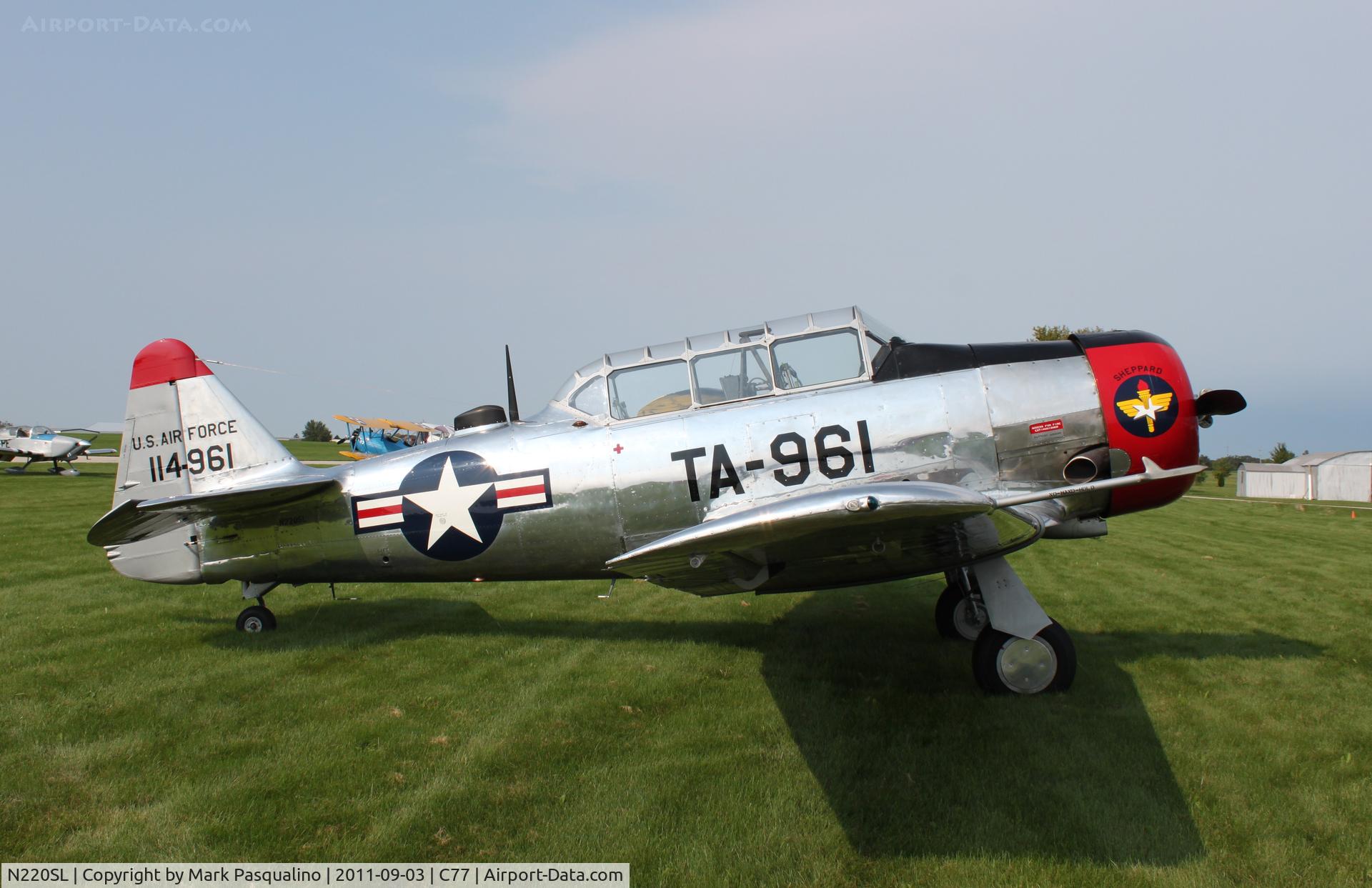 N220SL, 1951 North American T-6G Texan C/N 182-648, North American T-6G