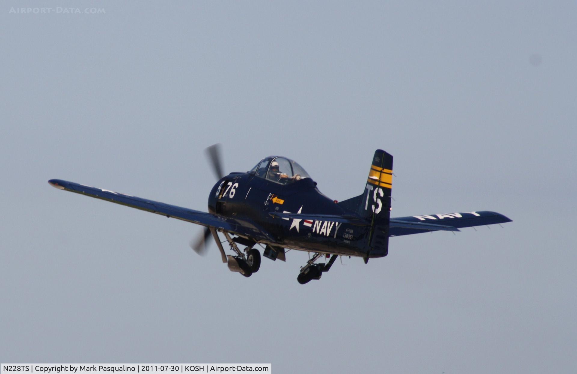 N228TS, 1954 North American T-28D Trojan C/N 200-422, North American T-28B