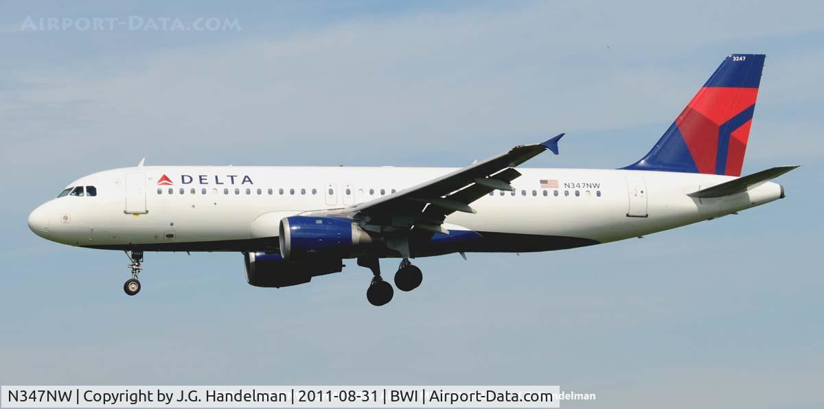 N347NW, 1993 Airbus A320-212 C/N 408, on final to 33L
