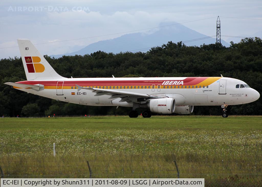 EC-IEI, 2001 Airbus A320-214 C/N 1694, Ready for take off rwy 23