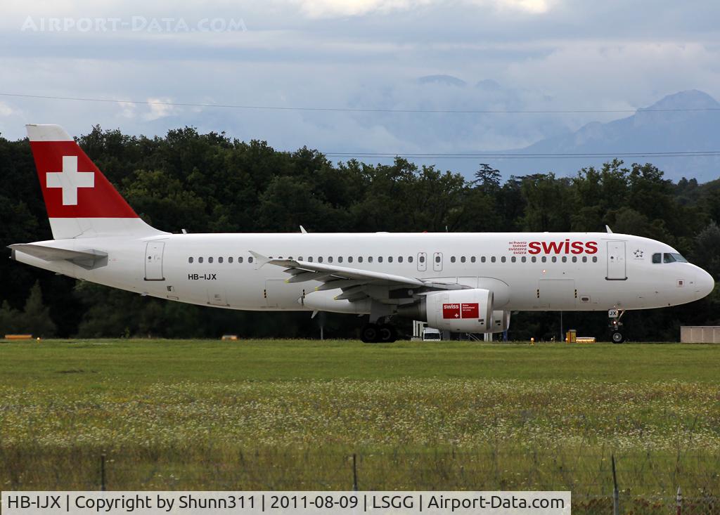 HB-IJX, 2002 Airbus A320-214 C/N 1762, Ready for take off rwy 23