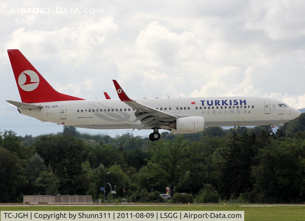 TC-JGH, 2006 Boeing 737-8F2 C/N 34406, Landing rwy 23
