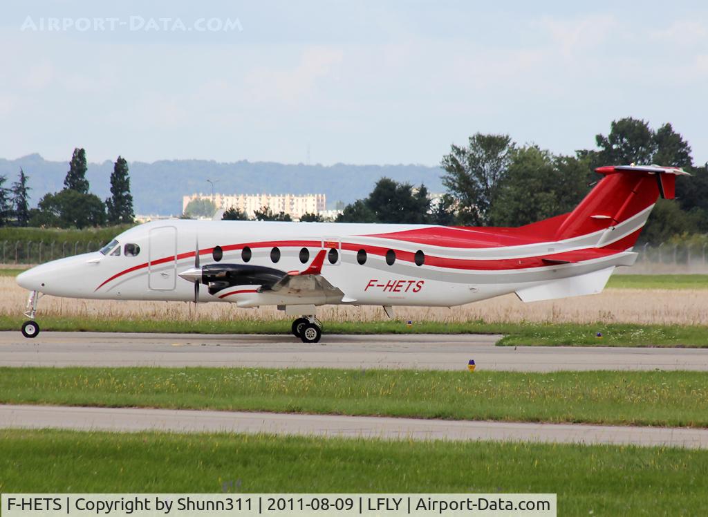 F-HETS, 1999 Raytheon 1900D C/N UE-360, Taxiing to the terminal...