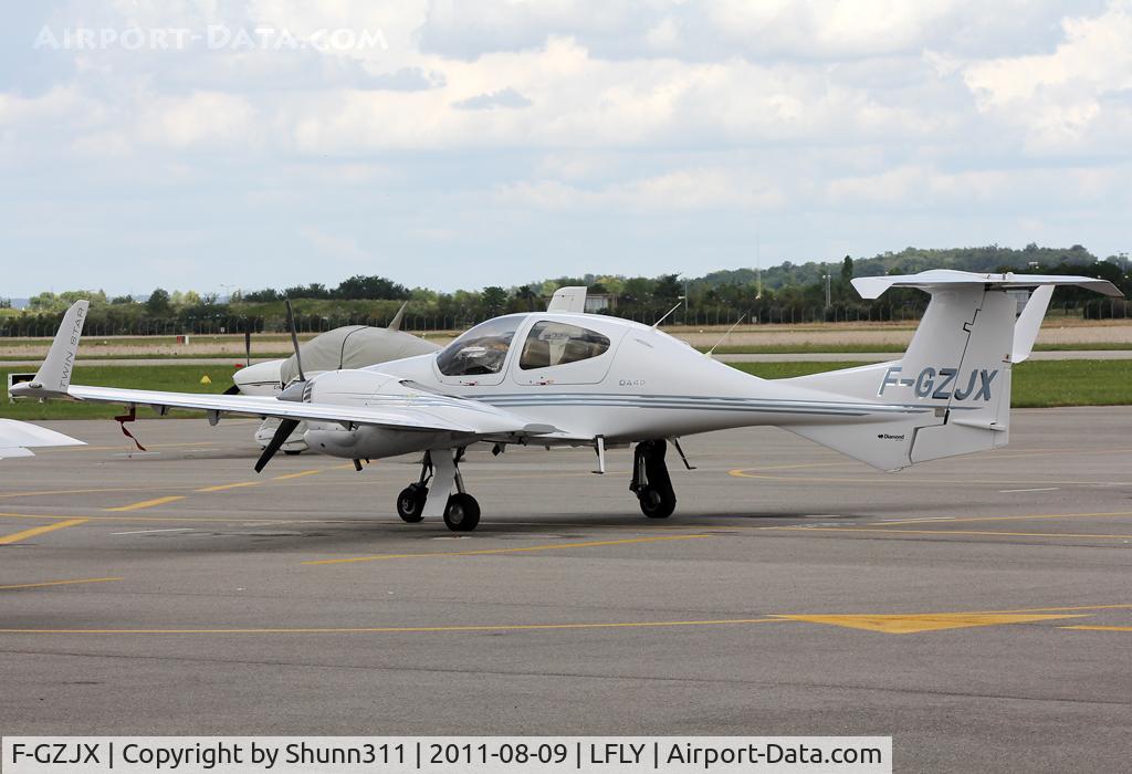 F-GZJX, Diamond DA-42 Twin Star C/N 42.024, Parked...