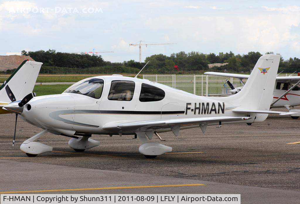 F-HMAN, Cirrus SR20 C/N 1718, Parked...