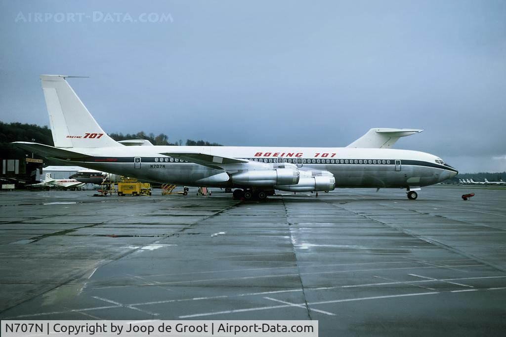 N707N, 1969 Boeing KC-137 C/N 20008, in 1969 this airplane was delivered to Varig as PP-VJH. From the G.Bouma collection