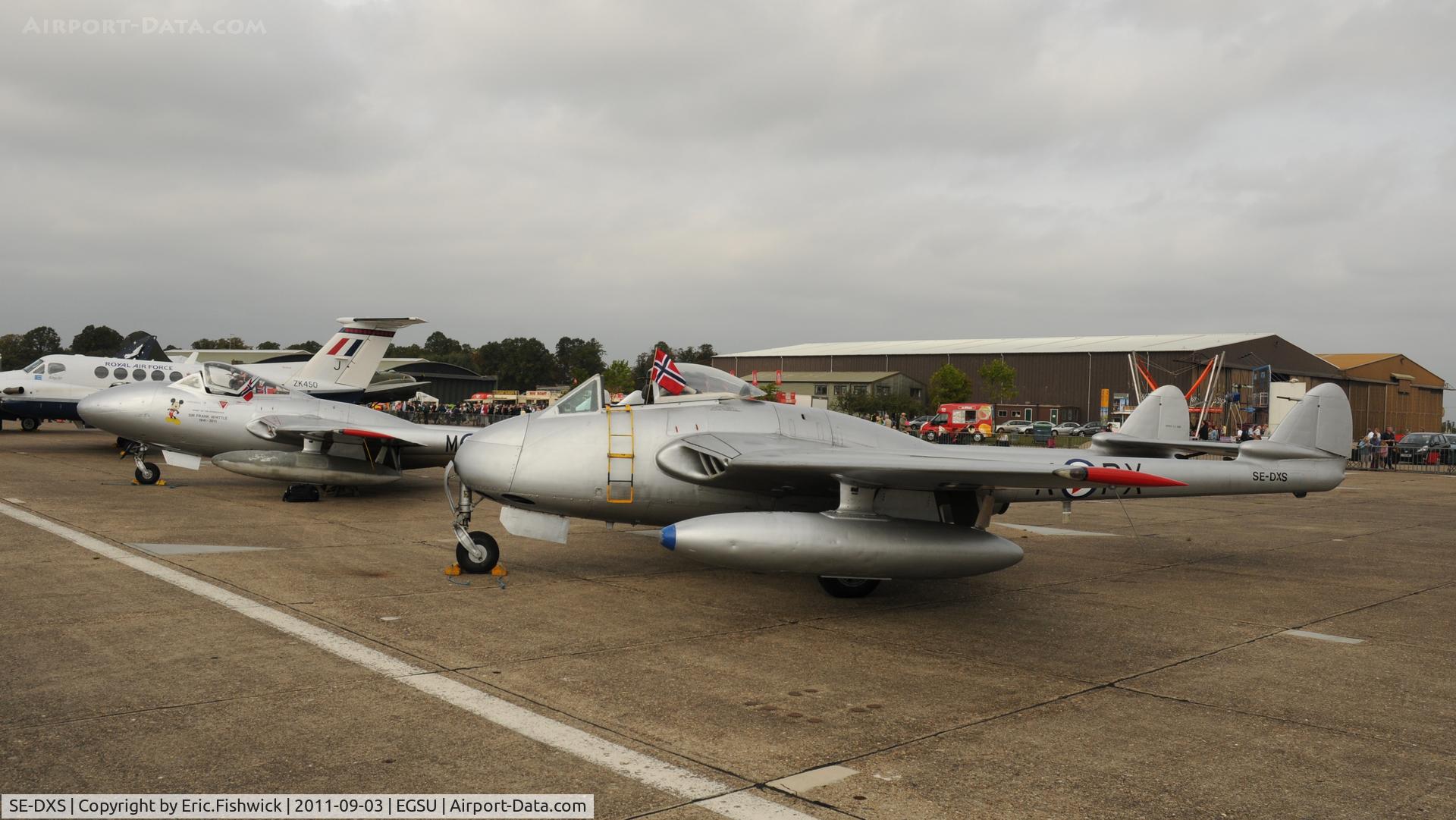 SE-DXS, 1952 De Havilland (FFA) DH-100 Vampire FB6 C/N 705, 5. SE-DXS and LN-DHZ (Royal Norwegian Air Force) at The Duxford Air Show, September 2011