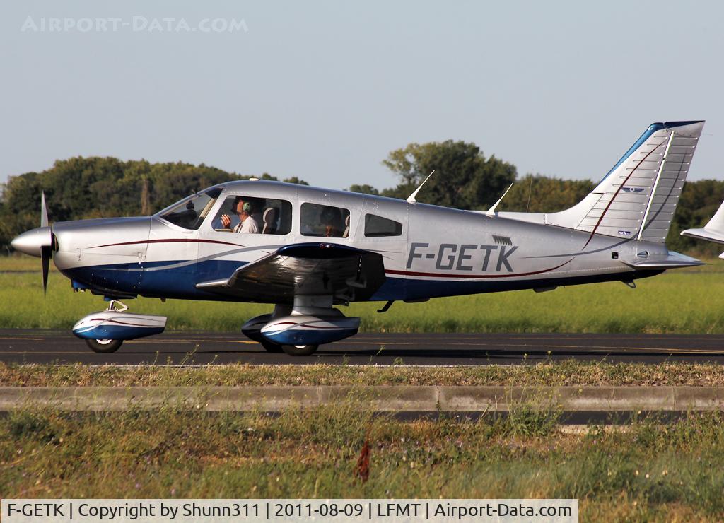 F-GETK, Piper PA-28-181 Archer II C/N 28-8490059, Arriving to his parking...