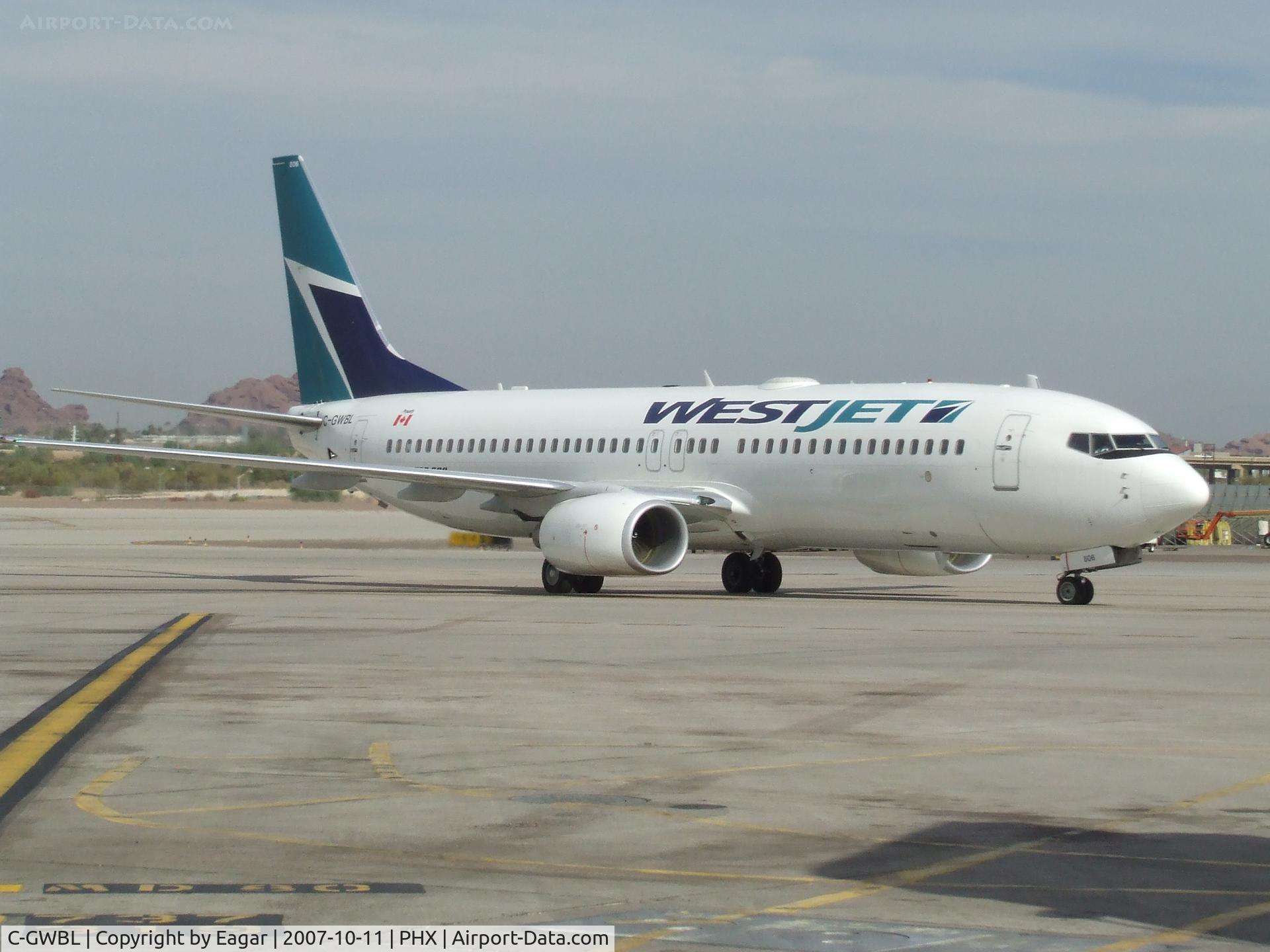 C-GWBL, 2005 Boeing 737-8CT C/N 34154, Arrival