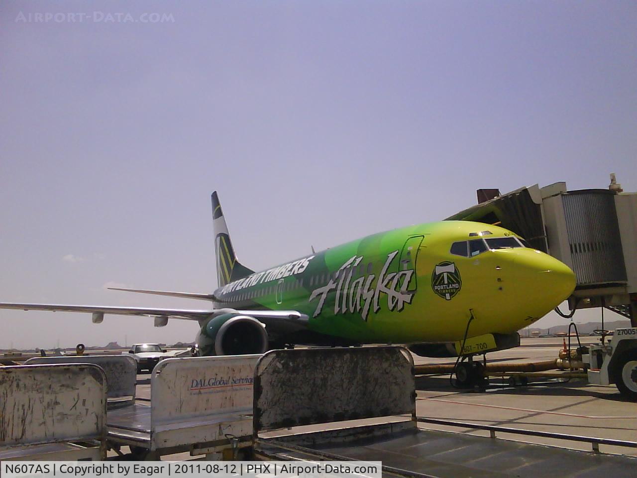 N607AS, 1999 Boeing 737-790 C/N 29751, Nice paint job