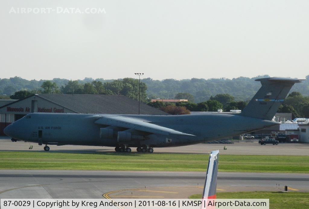 87-0029, 1987 Lockheed C-5B Galaxy C/N 500-0115, Lockheed C-5B Galaxy in town with Air Force One.