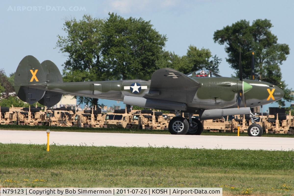 N79123, 1945 Lockheed P-38L-5 Lightning C/N 422-8235, Landing RWY 36 during Airventure 2011.