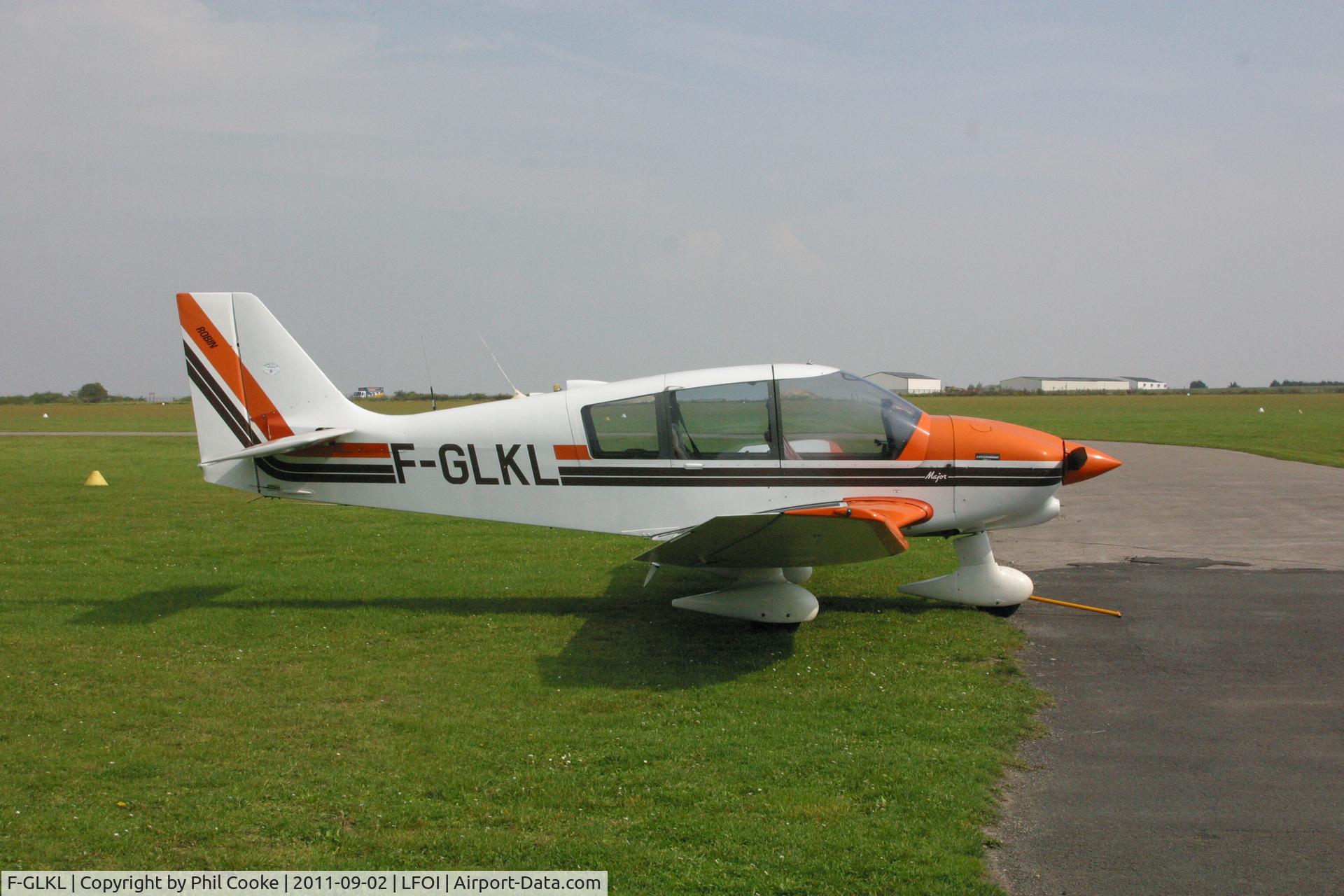 F-GLKL, Robin DR-400-160 Chevalier C/N 2129, Abbeville France 2nd September 2011