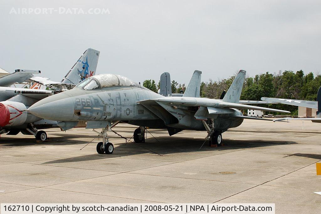 162710, Grumman F-14A Tomcat C/N 556, Grumman F-14A-140-GR Tomcat at the National Naval Aviation Museum, Pensacola, FL