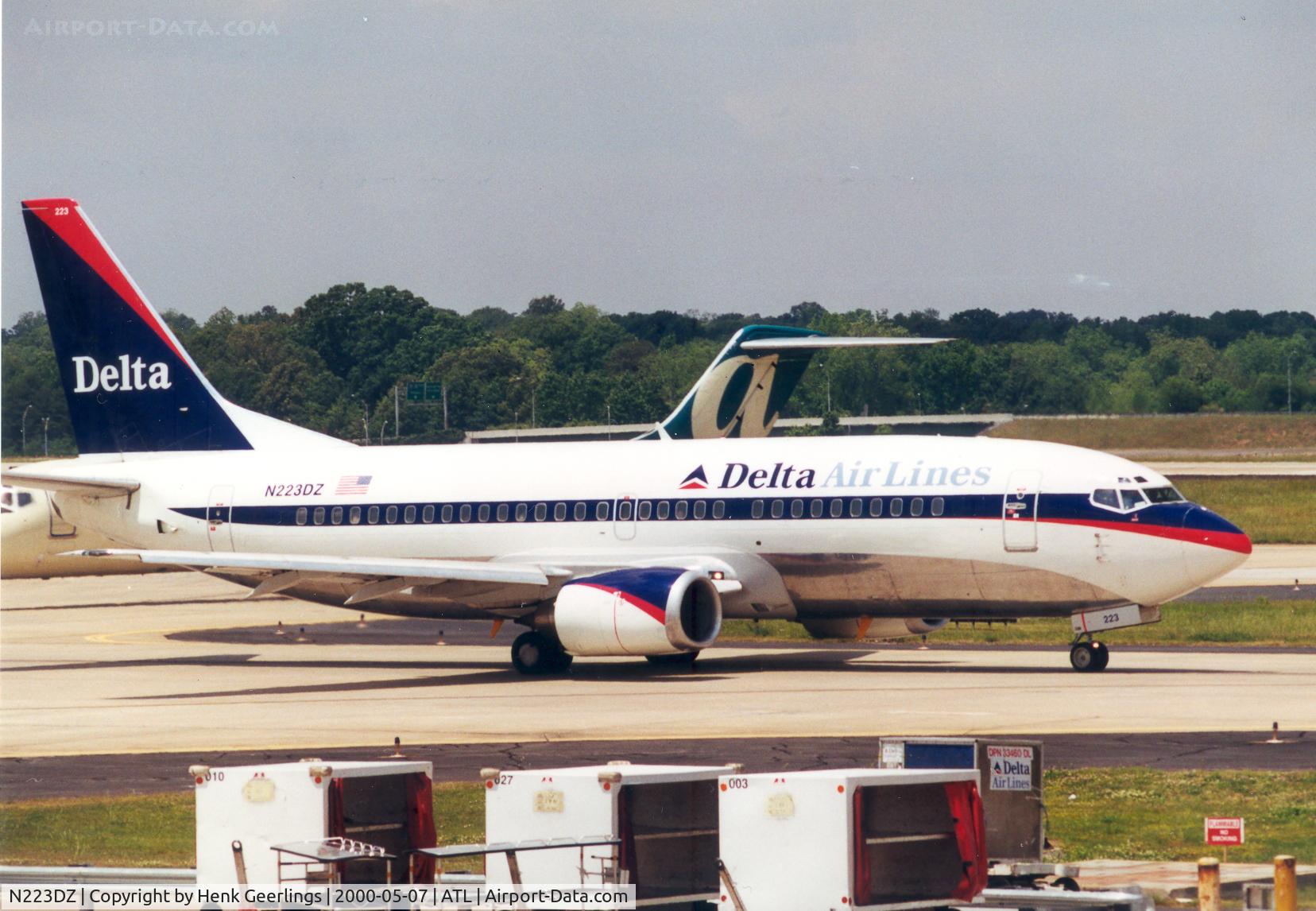 N223DZ, 1988 Boeing 737-35B C/N 23972, Delta