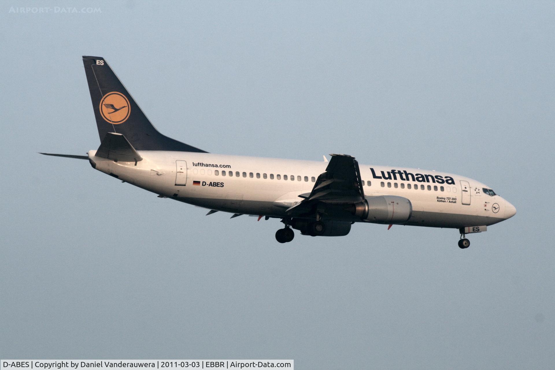 D-ABES, 1992 Boeing 737-330 C/N 26432, Arrival of flight LH1004 to RWY 02