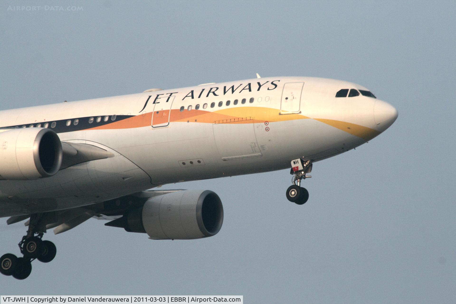 VT-JWH, 2007 Airbus A330-203 C/N 882, Early arrival of flight 9W228 to RWY 02