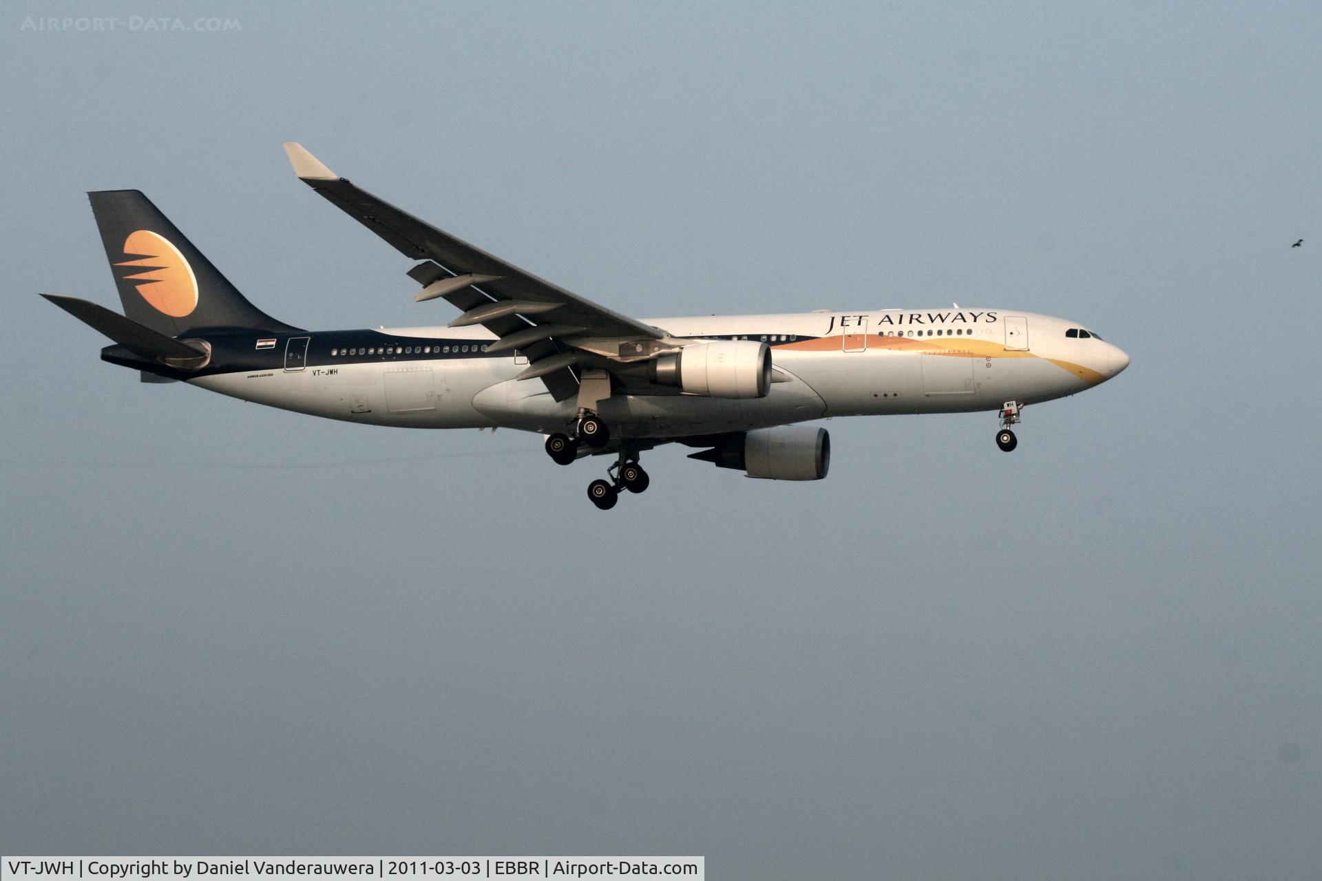 VT-JWH, 2007 Airbus A330-203 C/N 882, Early arrival of flight 9W228 to RWY 02