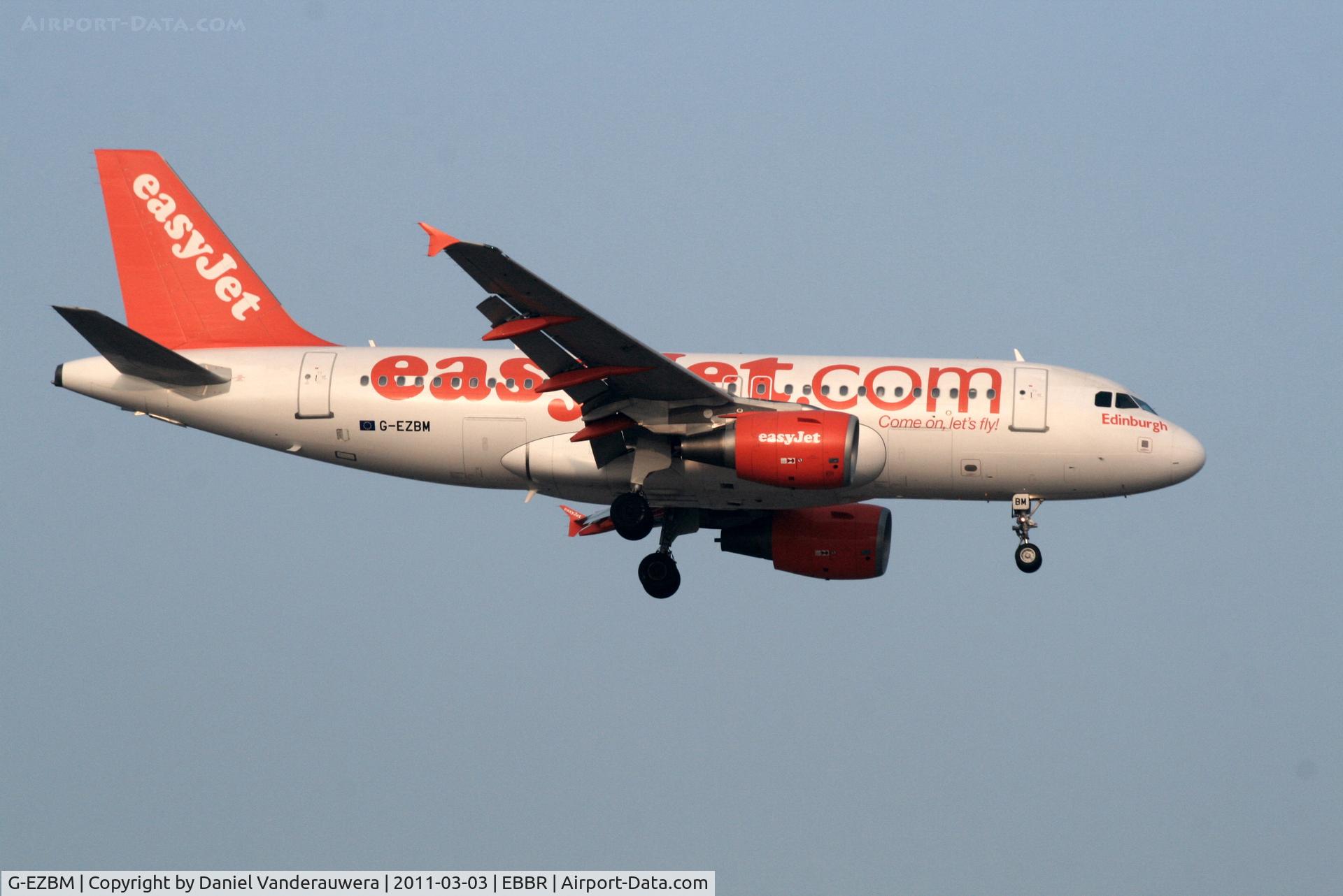 G-EZBM, 2007 Airbus A319-111 C/N 3059, Early arrival of flight EZY4701 to RWY 02