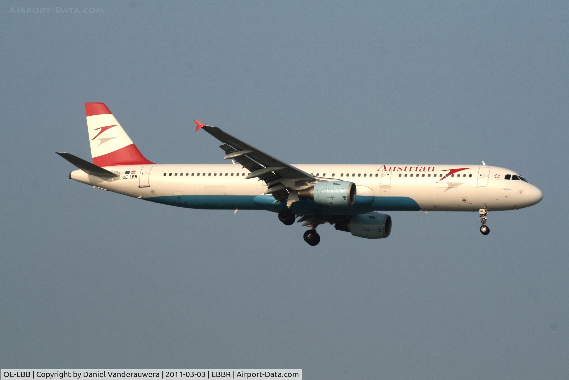 OE-LBB, 1995 Airbus A321-111 C/N 570, Arrival of flight OS351 to RWY 02