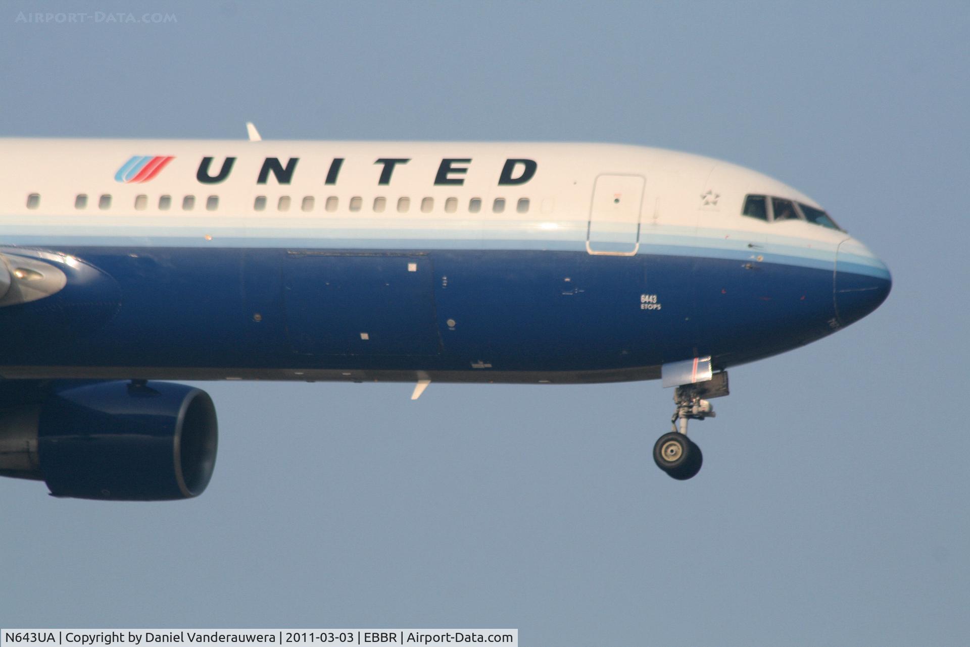 N643UA, 1991 Boeing 767-322/ER C/N 25093, Arrival of flight UA972 to RWY 02